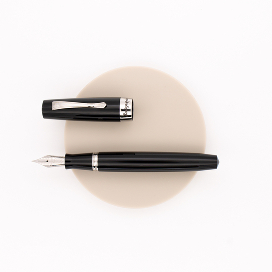 Montegrappa Elmo 02 Penna Stilografica Nera