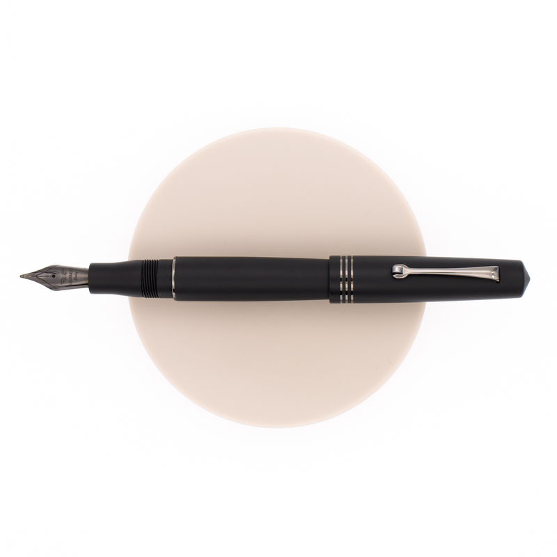 Leonardo Officina Italiana Momento Zero Fountain Pen Black Matte & Ruthenium 14 KT