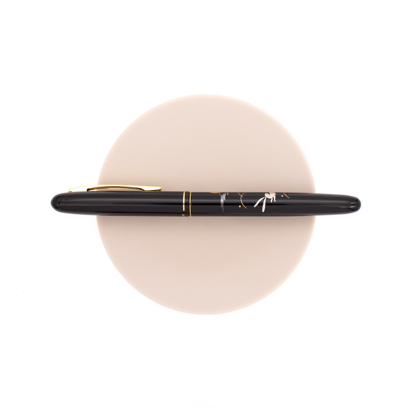 Wancher Wancher x Kuretake Kindai Maki-e Penna Stilografica Usagi