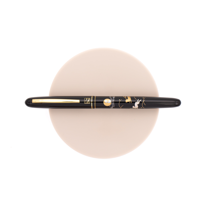 Wancher Wancher x Kuretake Kindai Maki-e Penna Stilografica Usagi