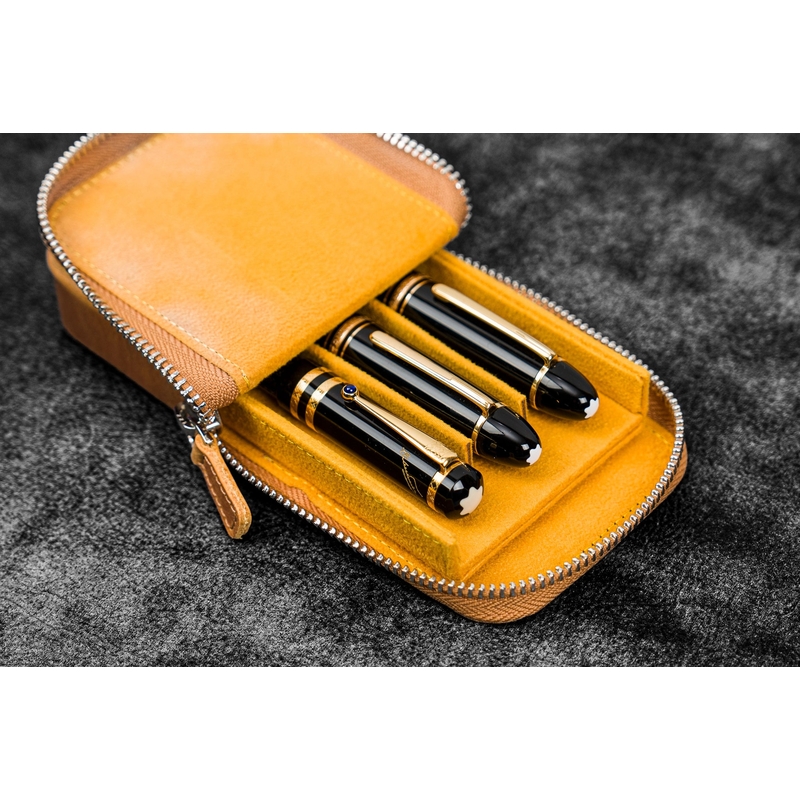 Galen Leather Galen Leather Magnum Opus Portapenne in Pelle 3 Posti Crazy Horse Honey Ochre