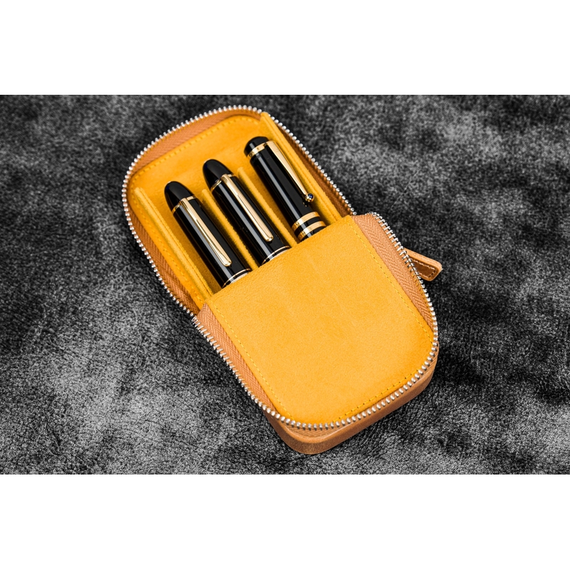 Galen Leather Galen Leather Magnum Opus Portapenne in Pelle 3 Posti Crazy Horse Honey Ochre