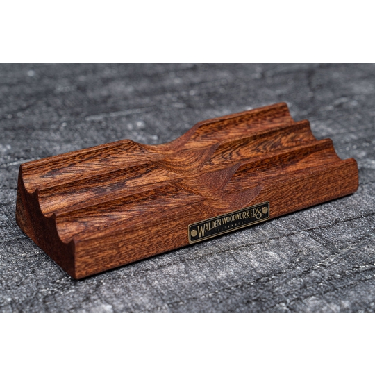 Galen Leather The Pen Bed Supporto Portapenne in Legno di Mogano