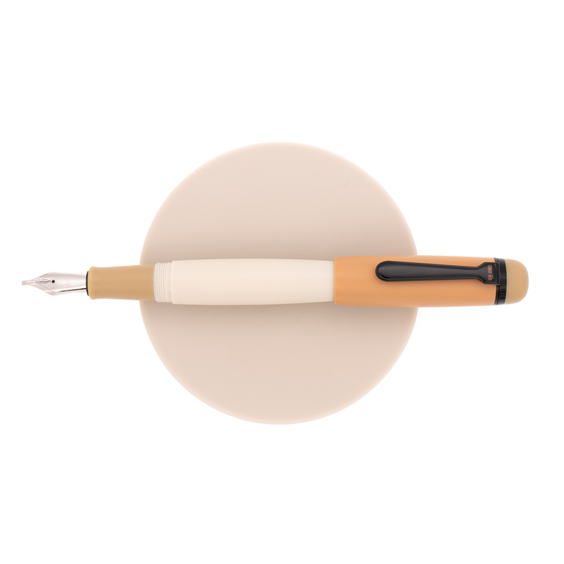 Opus 88 Opus 88 Omar Penna Stilografica Milk Tea