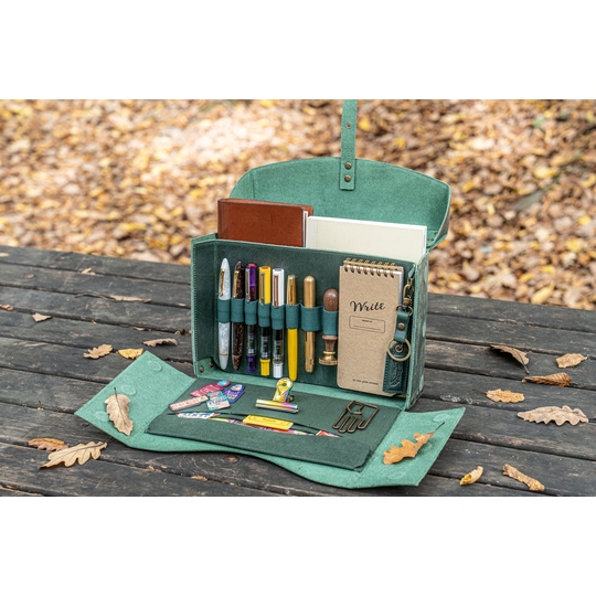 Galen Leather Writer's Medic Bag Crazy Horse Forest Green