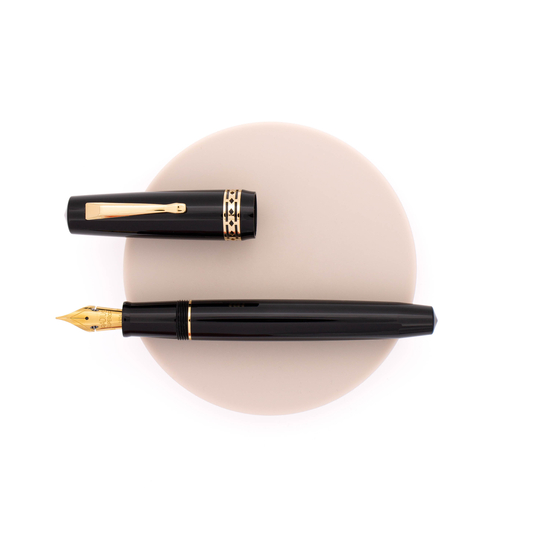 Radius Settimo Penna Stilografica Nero Lucido & Oro