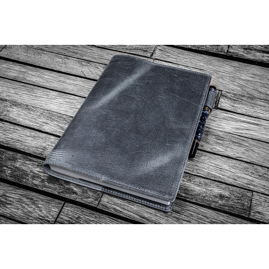 Galen Leather Cover A5 in Pelle Crazy Horse Smoky Grey