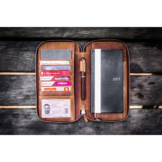 Galen Leather Cover Hobonichi Weeks Mega con Zip Crazy Horse Brown
