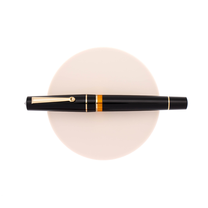 Delta Delta Dune Fountain Pen Black & Gold