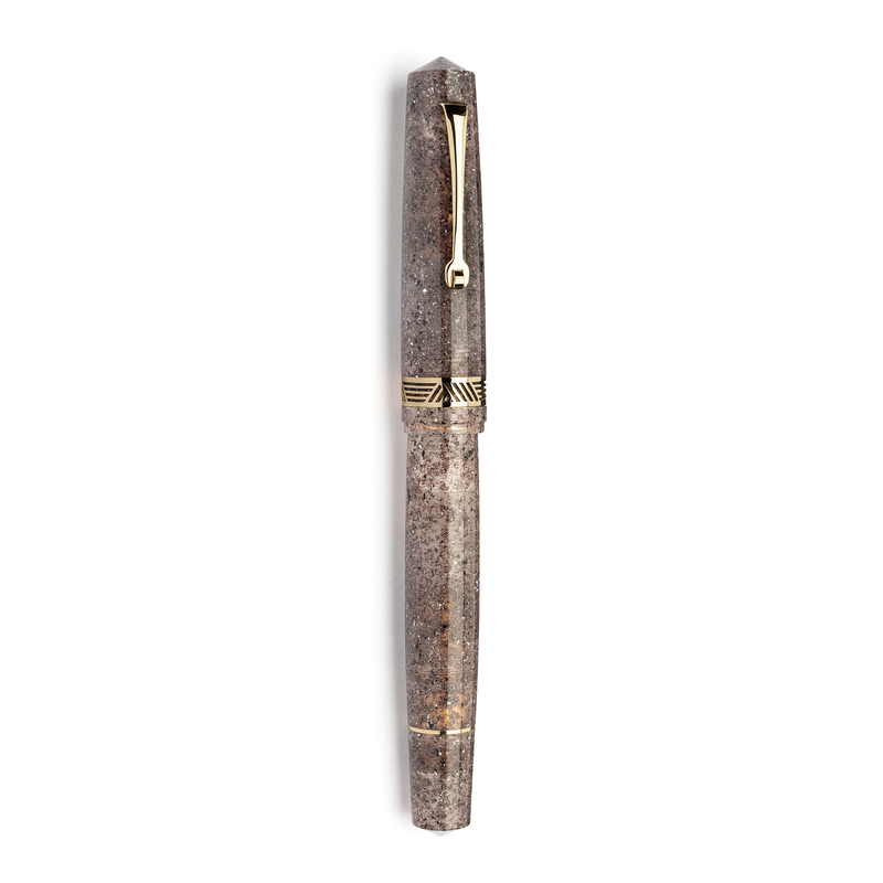 Leonardo Officina Italiana Leonardo Momento Magico Fountain Pen Sea Sand & Gold