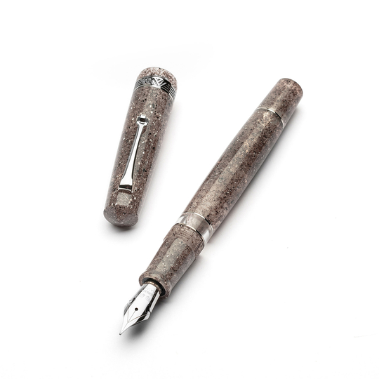 Leonardo Momento Magico Fountain Pen Sea Sand & Rhodium