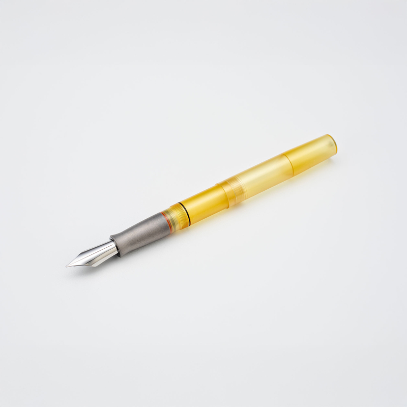 Gravitas Gravitas Quark Fountain Pen Ultem
