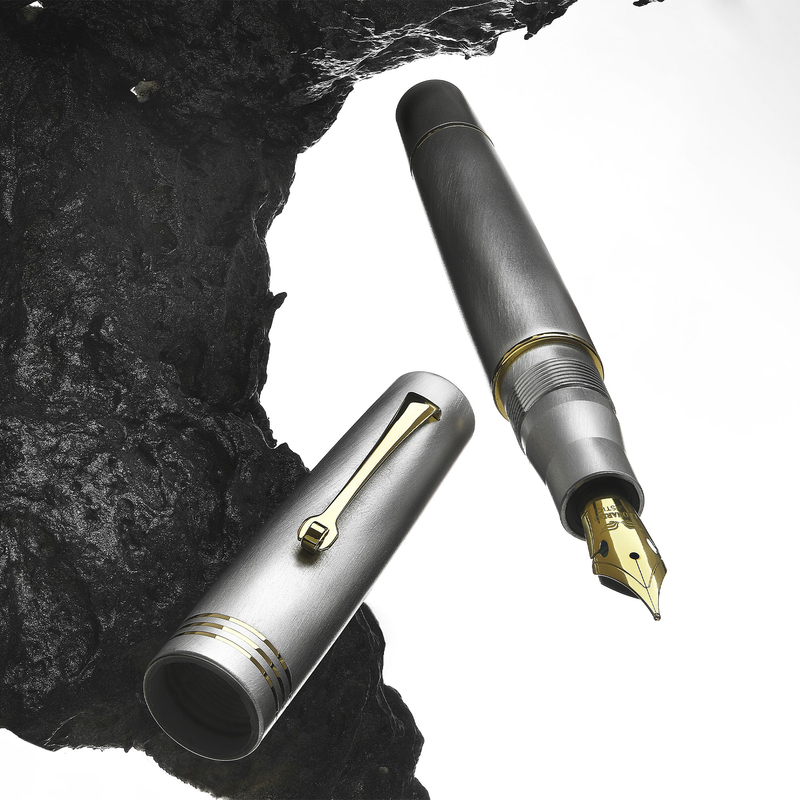 Leonardo Officina Italiana Leonardo Momento Zero Penna Stilografica Alumina & Oro 14k Edizione Limitata