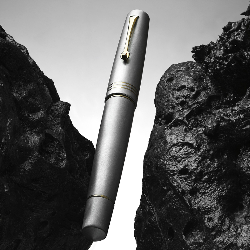 Leonardo Officina Italiana Leonardo Momento Zero Fountain Pen Alumina & Gold 14k Limited Edition