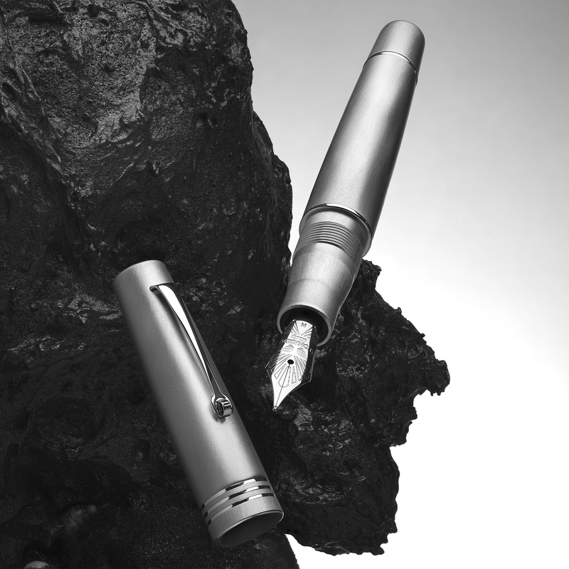 Leonardo Officina Italiana Leonardo Momento Zero Fountain Pen Alumina & Rhodium 14k Limited Edition