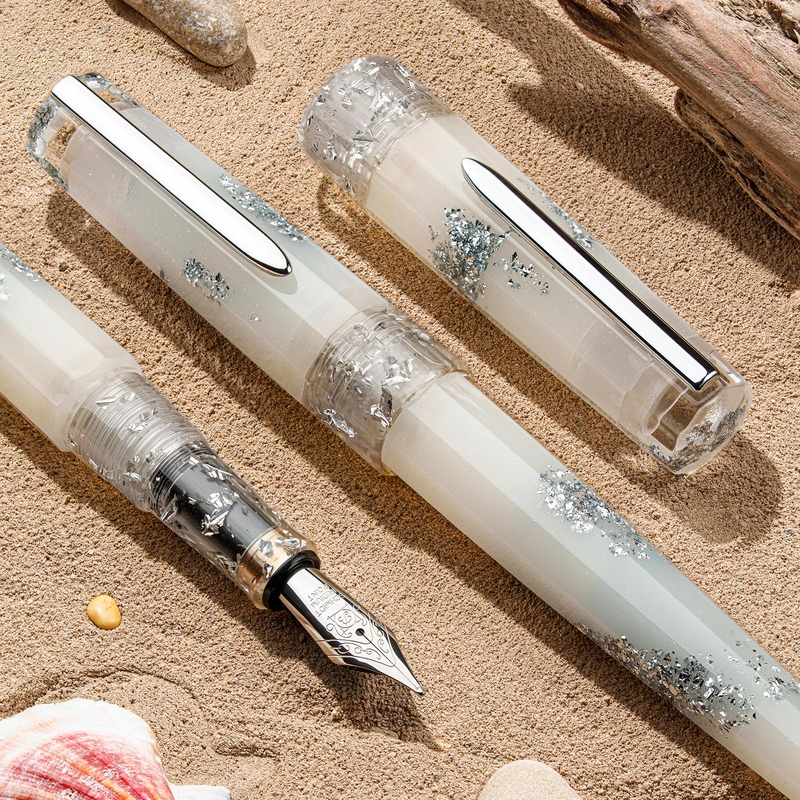 Benu Benu Euphoria Fountain Pen White Beach
