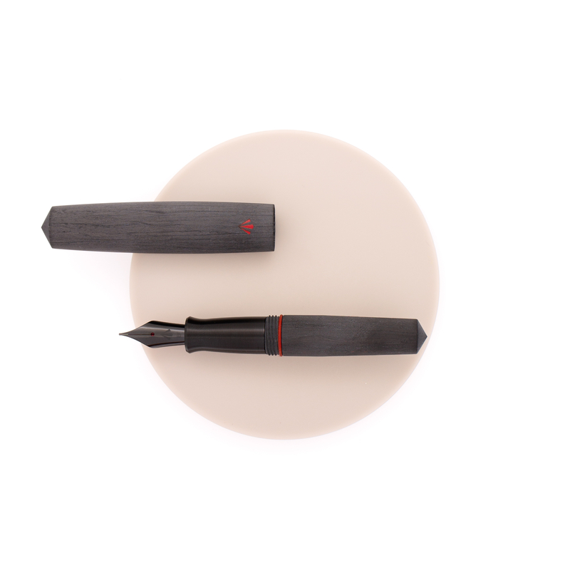 Gravitas Gravitas Pocket Penna Stilografica Pultruded Carbon Fiber Eyedropper
