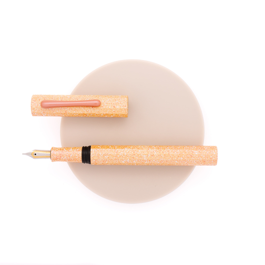 Taccia Flowers of the Four Seasons Fountain Pen Kinmokusei