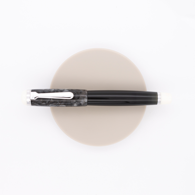 Opus 88 Omar Penna Stilografica Grigia
