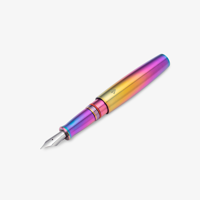 Gravitas Gravitas Pocket Penna Stilografica Grade 5 Titanium Rainbow Skittle PVD