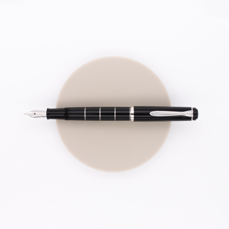 Pelikan M215 Fountain Pen Black & Silver Rings