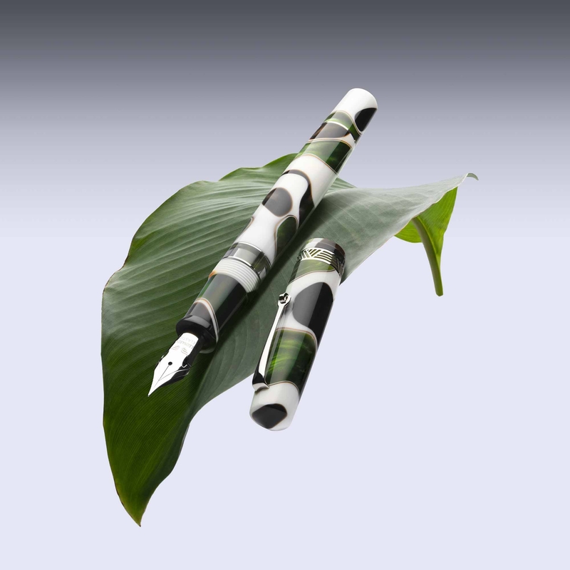 Leonardo Officina Italiana Leonardo Momento Magico Fountain Pen Leaf & Rhodium 14k