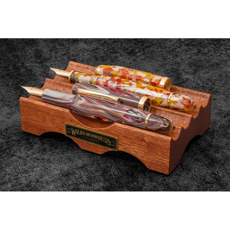 Galen Leather Galen Leather The Pen Bridge Supporto Portapenne in Legno di Mogano