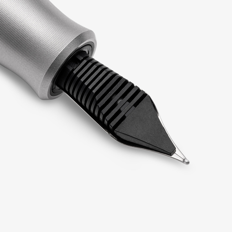 Gravitas Gravitas VAC 2.0 Grade 5 Titanium Penna Stilografica Stone Washed