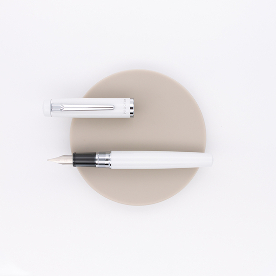 Platinum Procyon Penna Stilografica Porcelain White