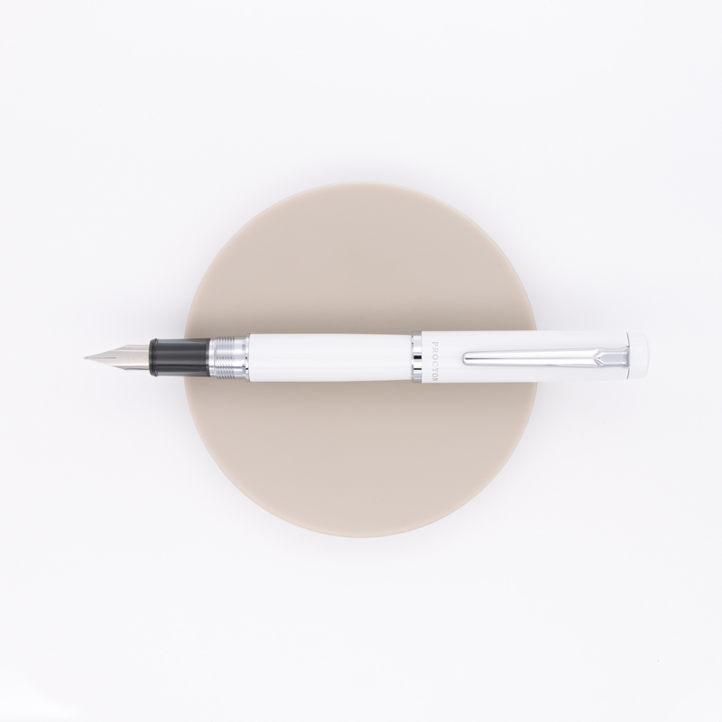 Platinum Procyon Penna Stilografica Porcelain White
